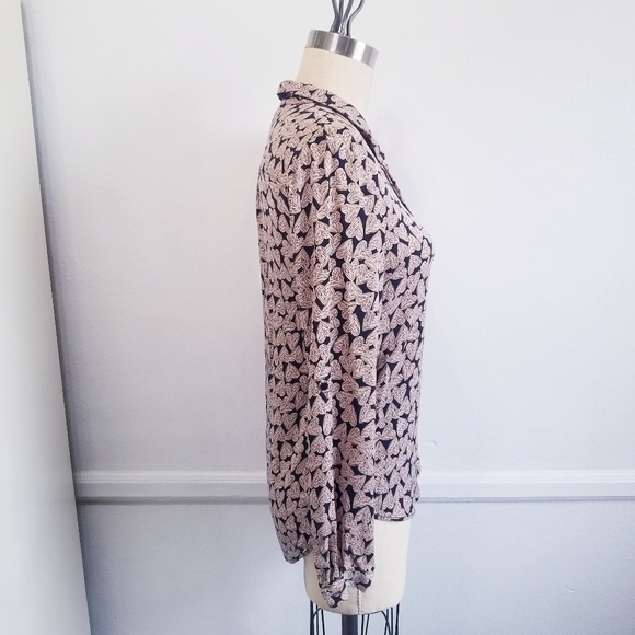 🌸 Diane Von Furstenberg | 100% Silk Hearts Buttondown top S - Picture 7 of 12